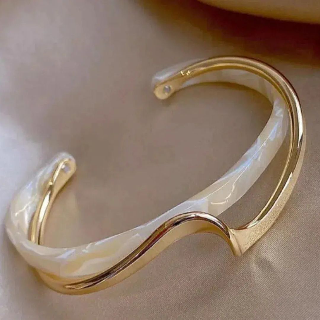 White opal elegant golden bracelet
